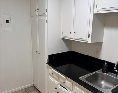 1164 Irving Avenue - Photo Thumbnail 6