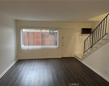 1164 Irving Avenue - Photo Thumbnail 2