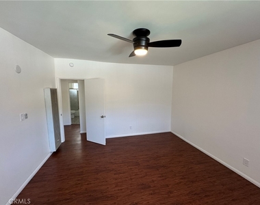 1164 Irving Avenue - Photo Thumbnail 26