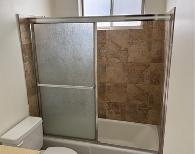 1164 Irving Avenue - Photo Thumbnail 17