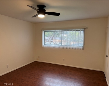1164 Irving Avenue - Photo Thumbnail 25