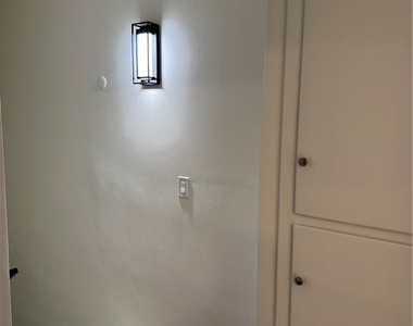 1164 Irving Avenue - Photo Thumbnail 18