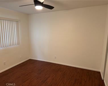 1164 Irving Avenue - Photo Thumbnail 27