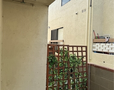 1164 Irving Avenue - Photo Thumbnail 34
