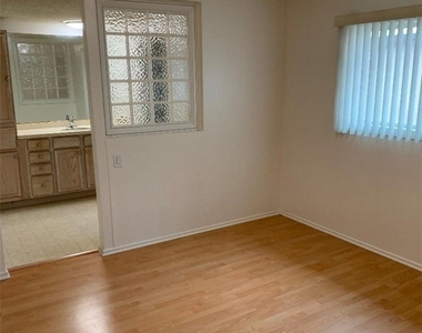 2537 W 225th Place - Photo Thumbnail 8