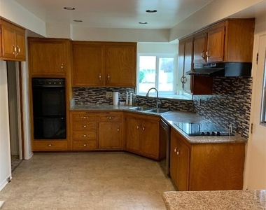 2537 W 225th Place - Photo Thumbnail 4