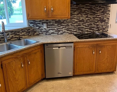 2537 W 225th Place - Photo Thumbnail 3