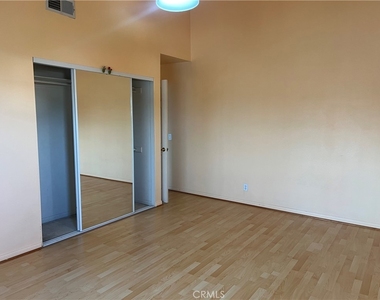 17570 Van Buren - Photo Thumbnail 4