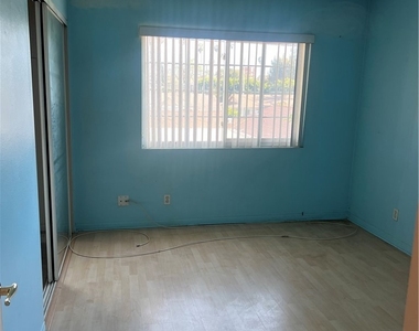17570 Van Buren - Photo Thumbnail 11