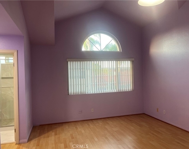 17570 Van Buren - Photo Thumbnail 6