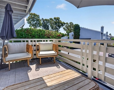 24601 Harbor View Drive - Photo Thumbnail 10