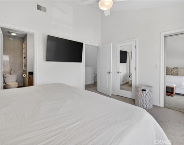 24601 Harbor View Drive - Photo Thumbnail 36