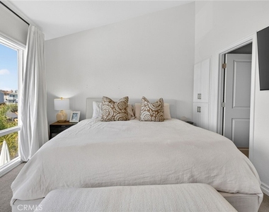24601 Harbor View Drive - Photo Thumbnail 33