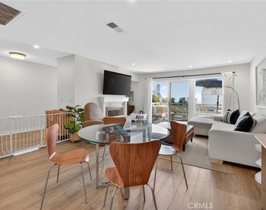 24601 Harbor View Drive - Photo Thumbnail 6