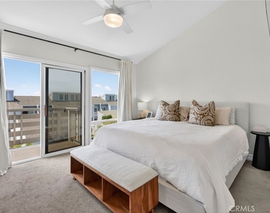 24601 Harbor View Drive - Photo Thumbnail 27