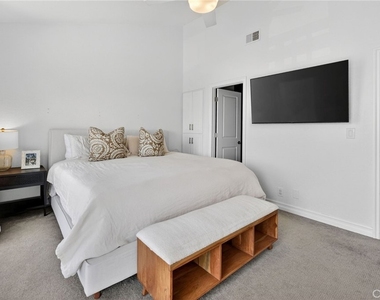 24601 Harbor View Drive - Photo Thumbnail 32