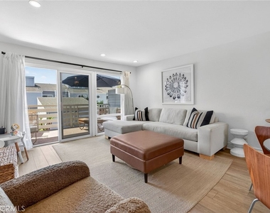 24601 Harbor View Drive - Photo Thumbnail 13
