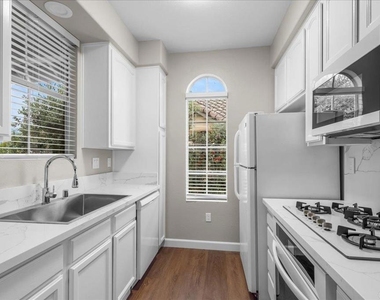 8660 New Salem St - Photo Thumbnail 4