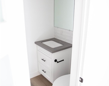 5908 Atlantic Avenue - Photo Thumbnail 15