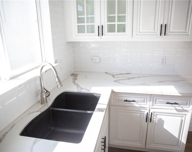 5908 Atlantic Avenue - Photo Thumbnail 5
