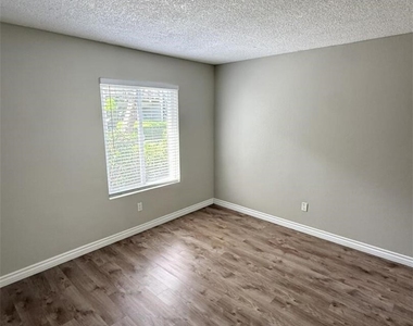 23732 Hillhurst - Photo Thumbnail 17