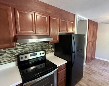 23732 Hillhurst - Photo Thumbnail 4