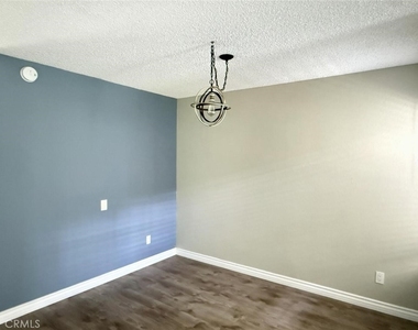 23732 Hillhurst - Photo Thumbnail 11
