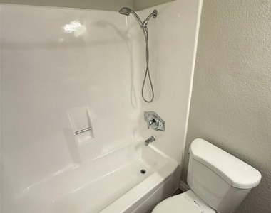23732 Hillhurst - Photo Thumbnail 20