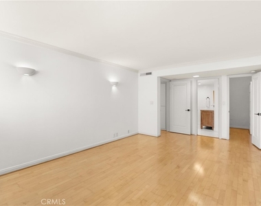 10535 Wilshire #912 - Photo Thumbnail 5