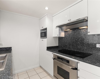 10535 Wilshire #912 - Photo Thumbnail 14