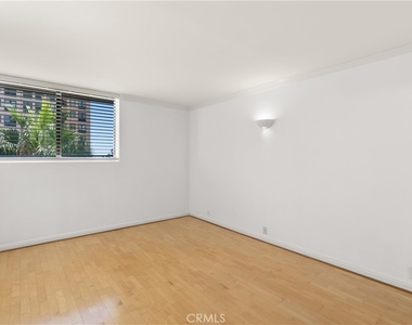 10535 Wilshire #912 - Photo Thumbnail 19