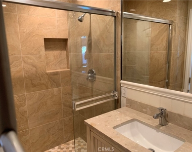 8877 Lauderdale Court - Photo Thumbnail 9