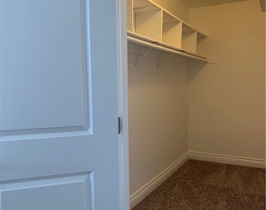 8877 Lauderdale Court - Photo Thumbnail 8