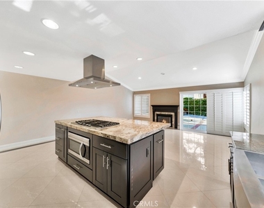 24692 Julie Ave - Photo Thumbnail 11