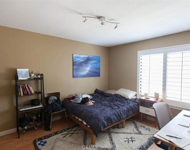 2121 Beloit Avenue - Photo Thumbnail 11