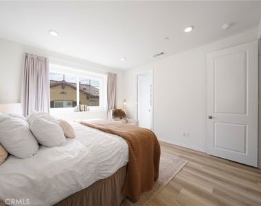 27658 S Heartwood Drive - Photo Thumbnail 17
