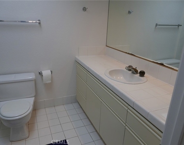 16795 Roosevelt - Photo Thumbnail 8