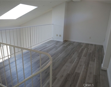 16795 Roosevelt - Photo Thumbnail 12