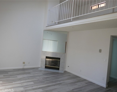 16795 Roosevelt - Photo Thumbnail 4