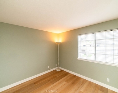 26732 Ashford - Photo Thumbnail 12