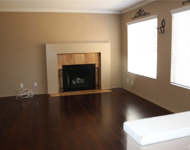 24341 Conejo - Photo Thumbnail 5