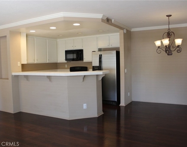 24341 Conejo - Photo Thumbnail 10