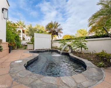 215 Poppy Avenue - Photo Thumbnail 6