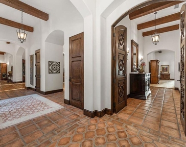 6870 La Valle Plateada - Photo Thumbnail 23