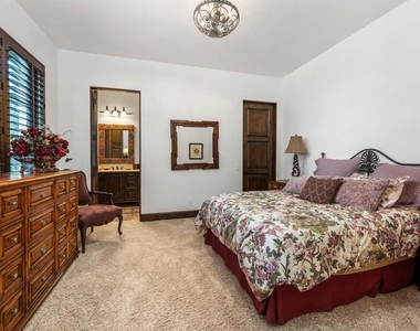 6870 La Valle Plateada - Photo Thumbnail 26