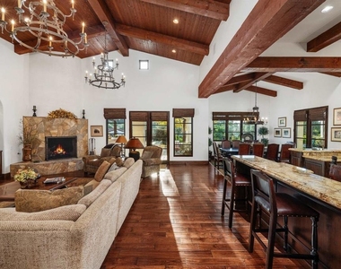 6870 La Valle Plateada - Photo Thumbnail 11
