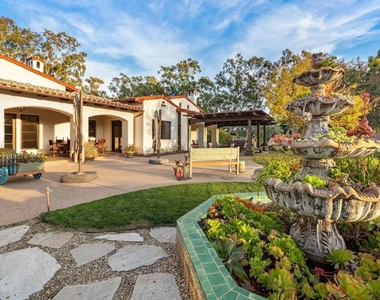 6870 La Valle Plateada - Photo Thumbnail 34