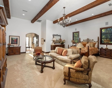 6870 La Valle Plateada - Photo Thumbnail 21
