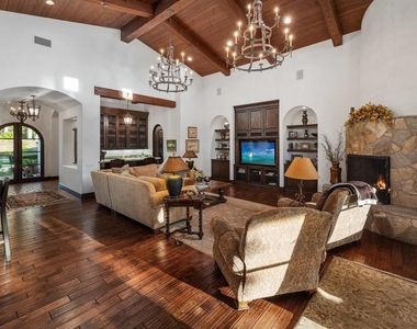 6870 La Valle Plateada - Photo Thumbnail 15