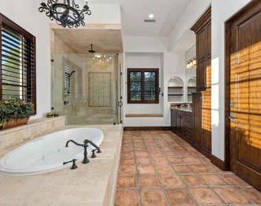 6870 La Valle Plateada - Photo Thumbnail 22